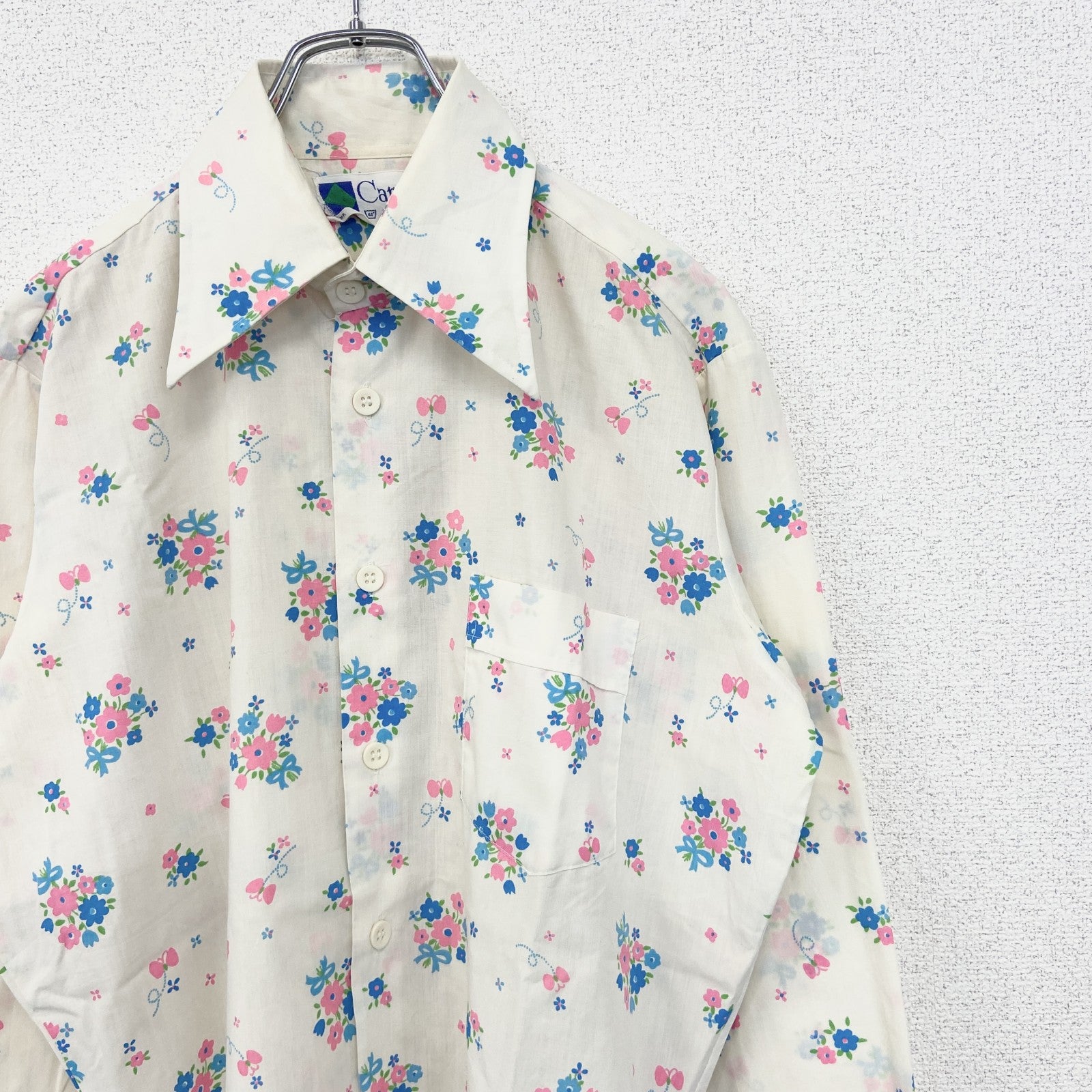 古着 used　Carr'e　長袖プリント柄シャツ　花柄　蝶々　総柄　レトロデザイン　ヴィンテージ風　白　ホワイト　Lサイズ