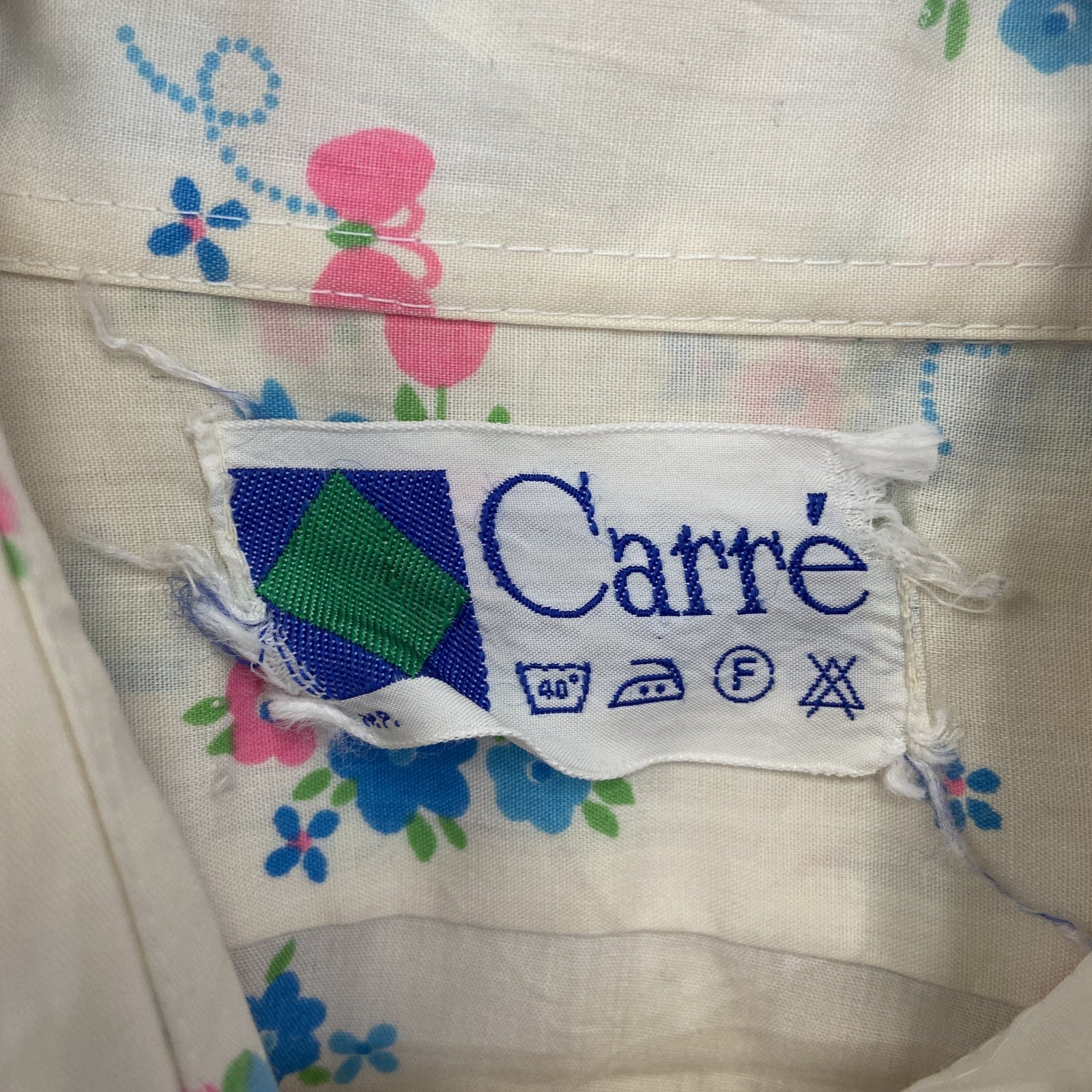 古着 used　Carr'e　長袖プリント柄シャツ　花柄　蝶々　総柄　レトロデザイン　ヴィンテージ風　白　ホワイト　Lサイズ