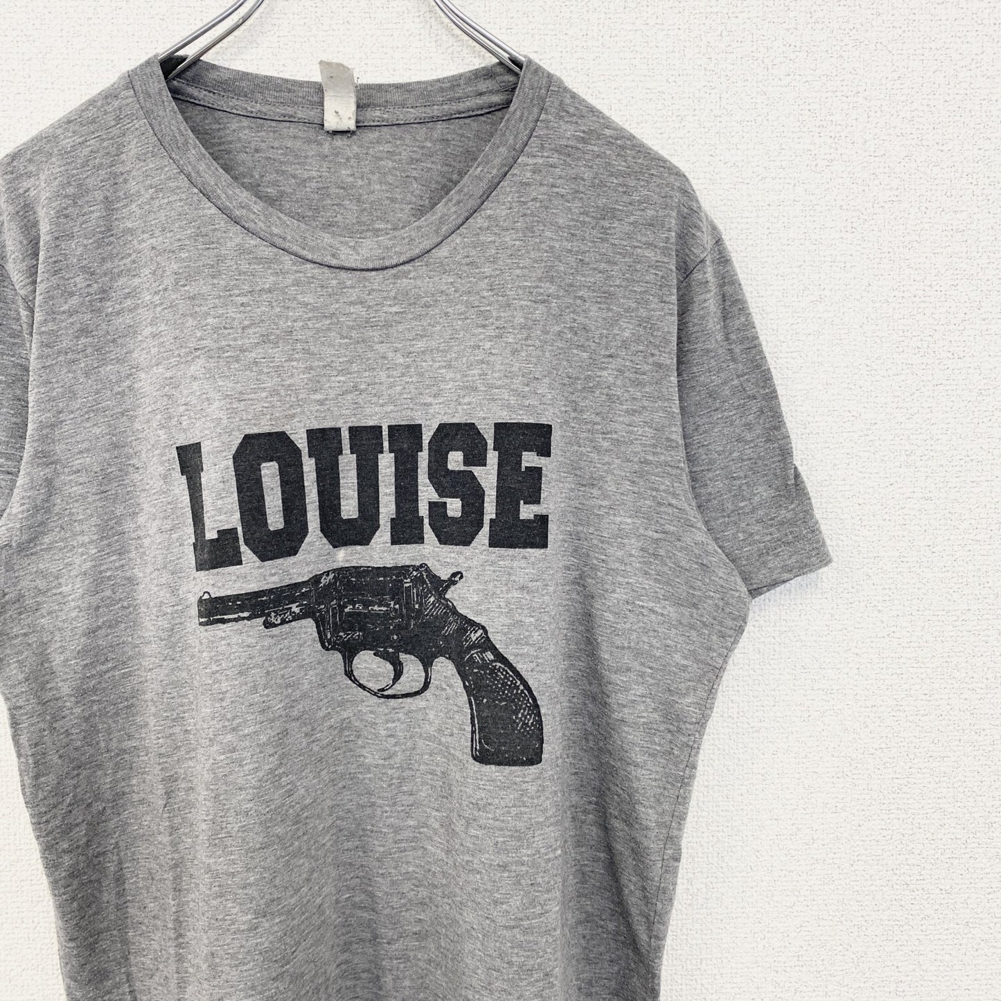 古着 used　ノーブランド　半袖プリントデザインTシャツ　ピストル　LOUISE　クルーネック　カジュアル　グレー　Mサイズ