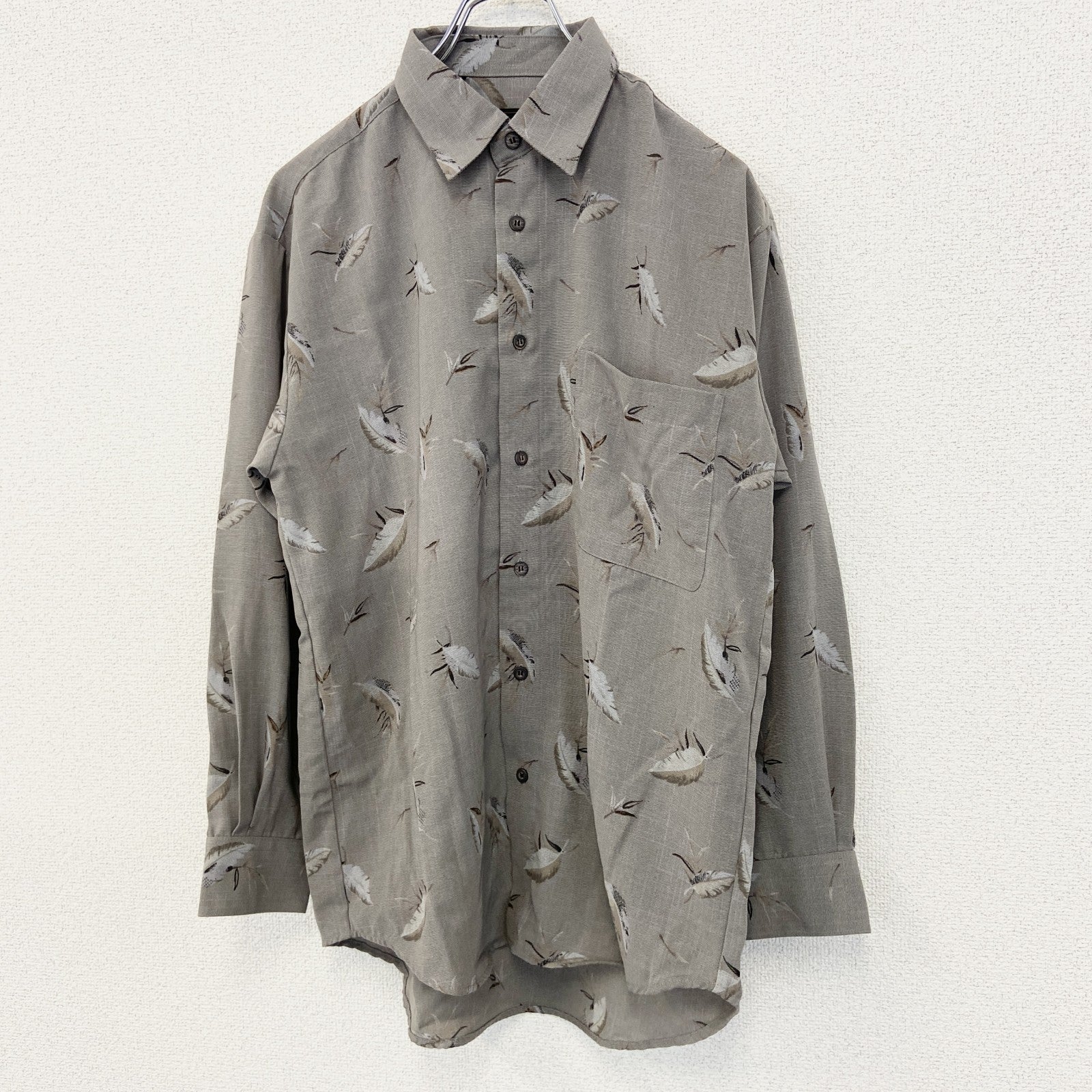 古着 used　PAO CLUB　パオ クラブ　長袖プリント柄シャツ　羽　総柄　レトロ　カジュアルデザイン　グレー　Mサイズ