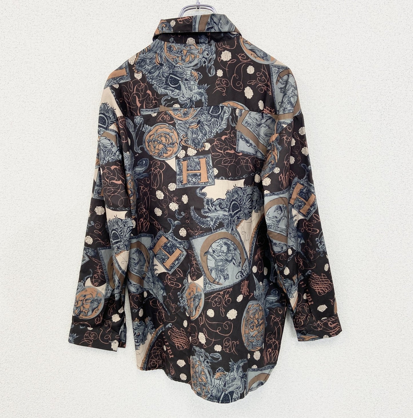 古着 used　CHASE　長袖柄シャツ　総柄　胸ポケット付き　襟付き　茶色　ブラウン　レトロデザイン　個性的　サブカル　Lサイズ