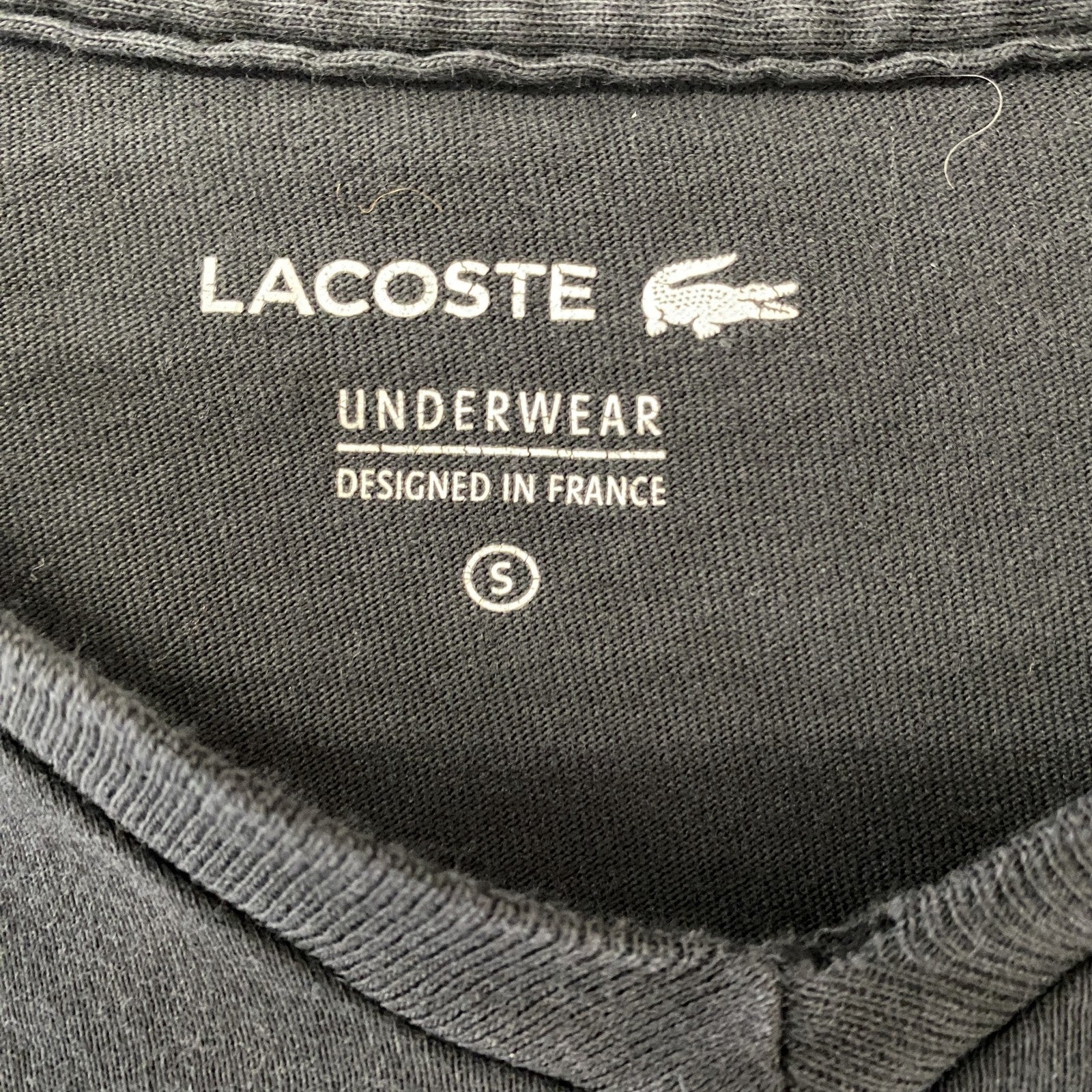 古着 used　LACOSTE ラコステ　半袖ワンポイントロゴTシャツ　クルーネック　シンプルデザイン　ノームコア　黒　Sサイズ