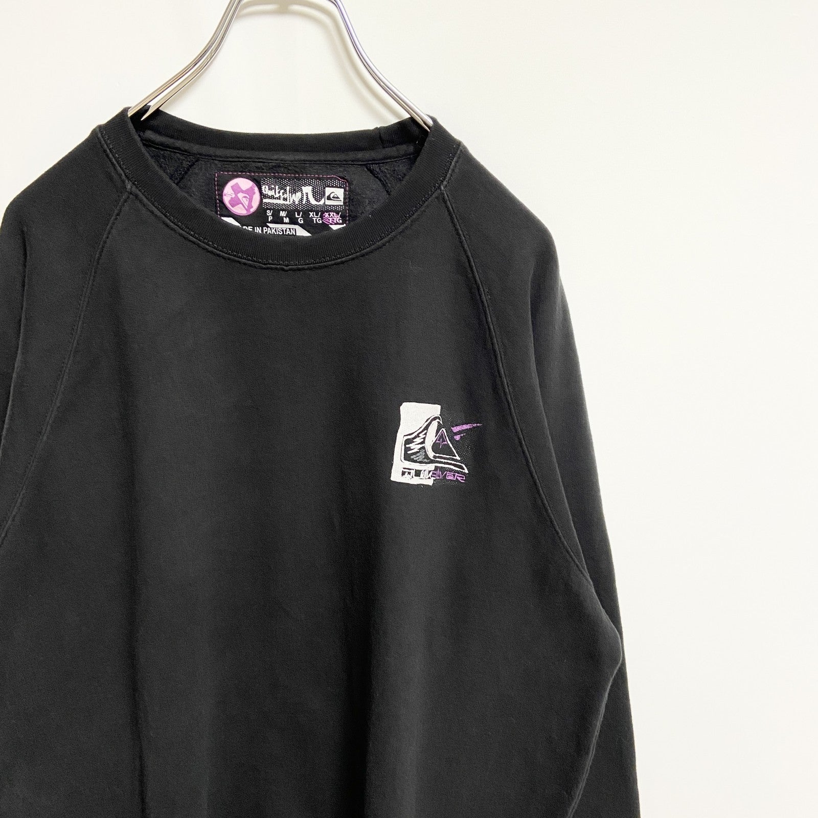 古着 used　QUIKSILVER クイックシルバー　長袖ワンポイントスウェット　トレーナー　バックプリント　黒　XLサイズ