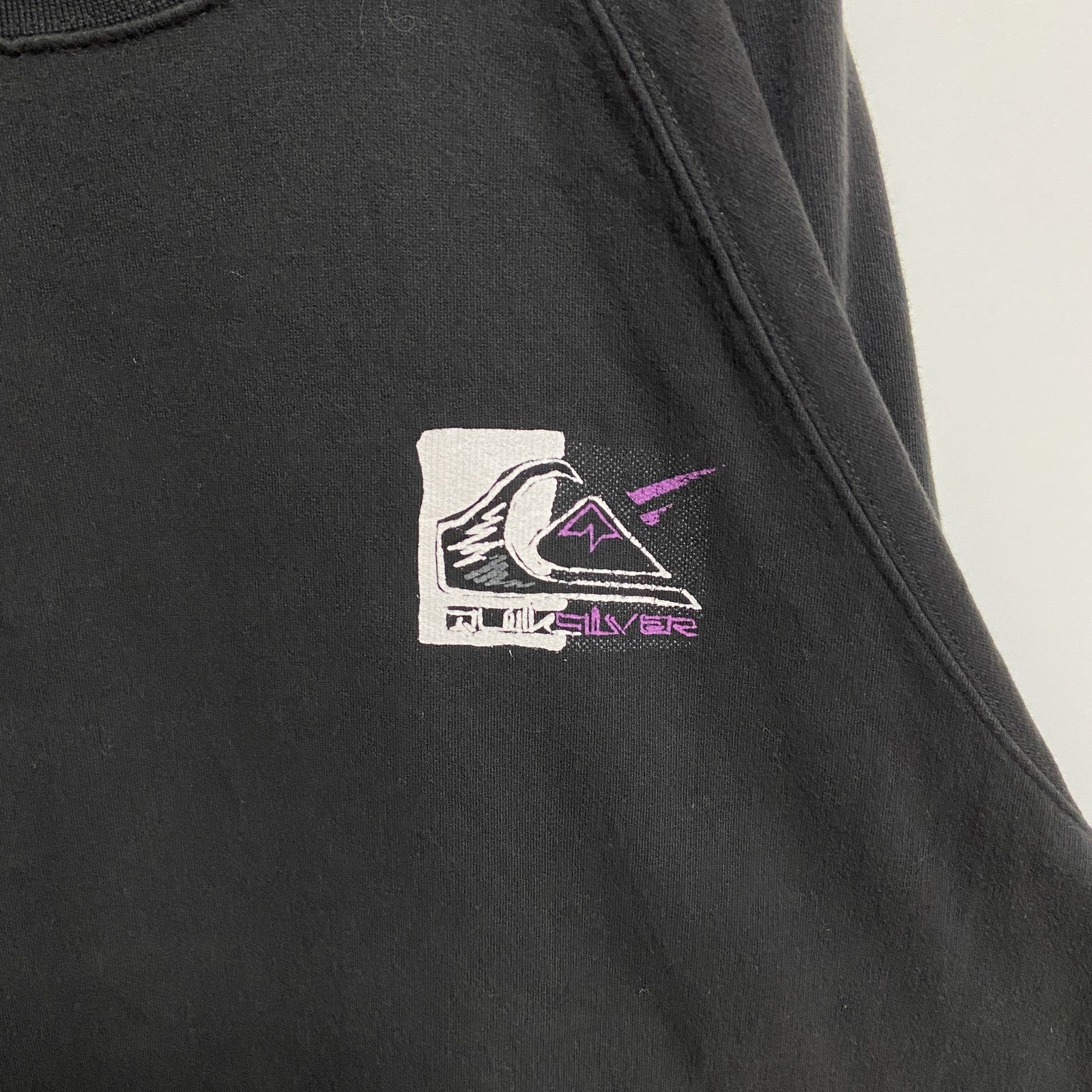 古着 used　QUIKSILVER クイックシルバー　長袖ワンポイントスウェット　トレーナー　バックプリント　黒　XLサイズ