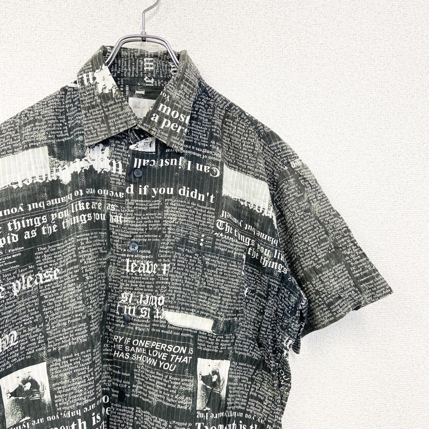 古着 used　半袖プリント柄シャツ　総柄　英字新聞　ニュースペーパー　ストリート　胸ポケット　黒　ブラック　XLサイズ