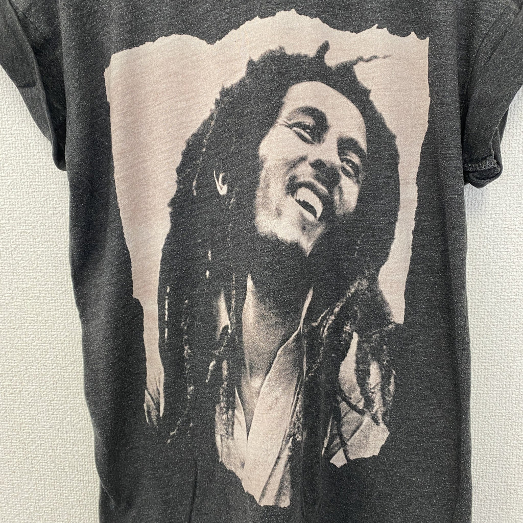 古着 used　ZION ザイオン　半袖プリントTシャツ　ボブ マリー　カジュアルデザイン　クルーネック　灰色　レトロ　Mサイズ