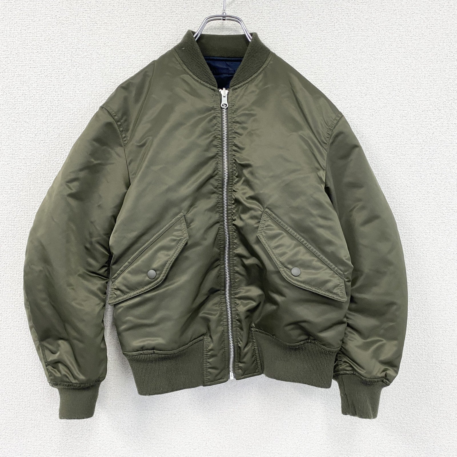 UNIQLO　ユニクロ　リバーシブルフルジップブルゾン/MA-1　中綿入り　比翼仕立て　カーキ　紺　ネイビー　Mサイズ