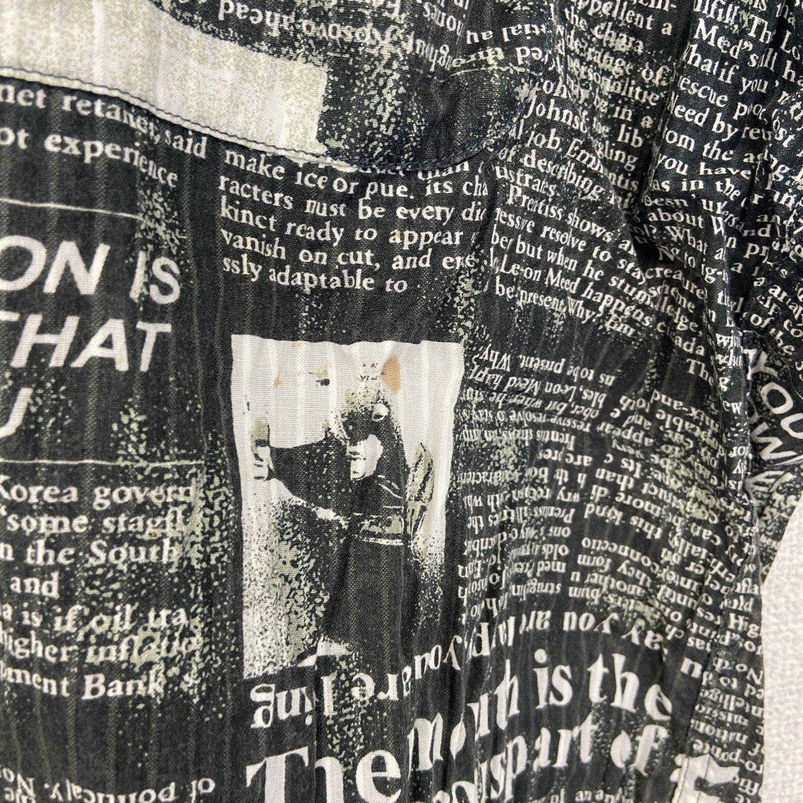 古着 used　半袖プリント柄シャツ　総柄　英字新聞　ニュースペーパー　ストリート　胸ポケット　黒　ブラック　XLサイズ