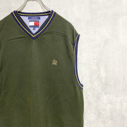 古着 used　90s　TOMMYHILFIGER　トミーヒルフィガー　Vネックニットベスト　刺繍　緑　ヴィンテージ　XXLサイズ