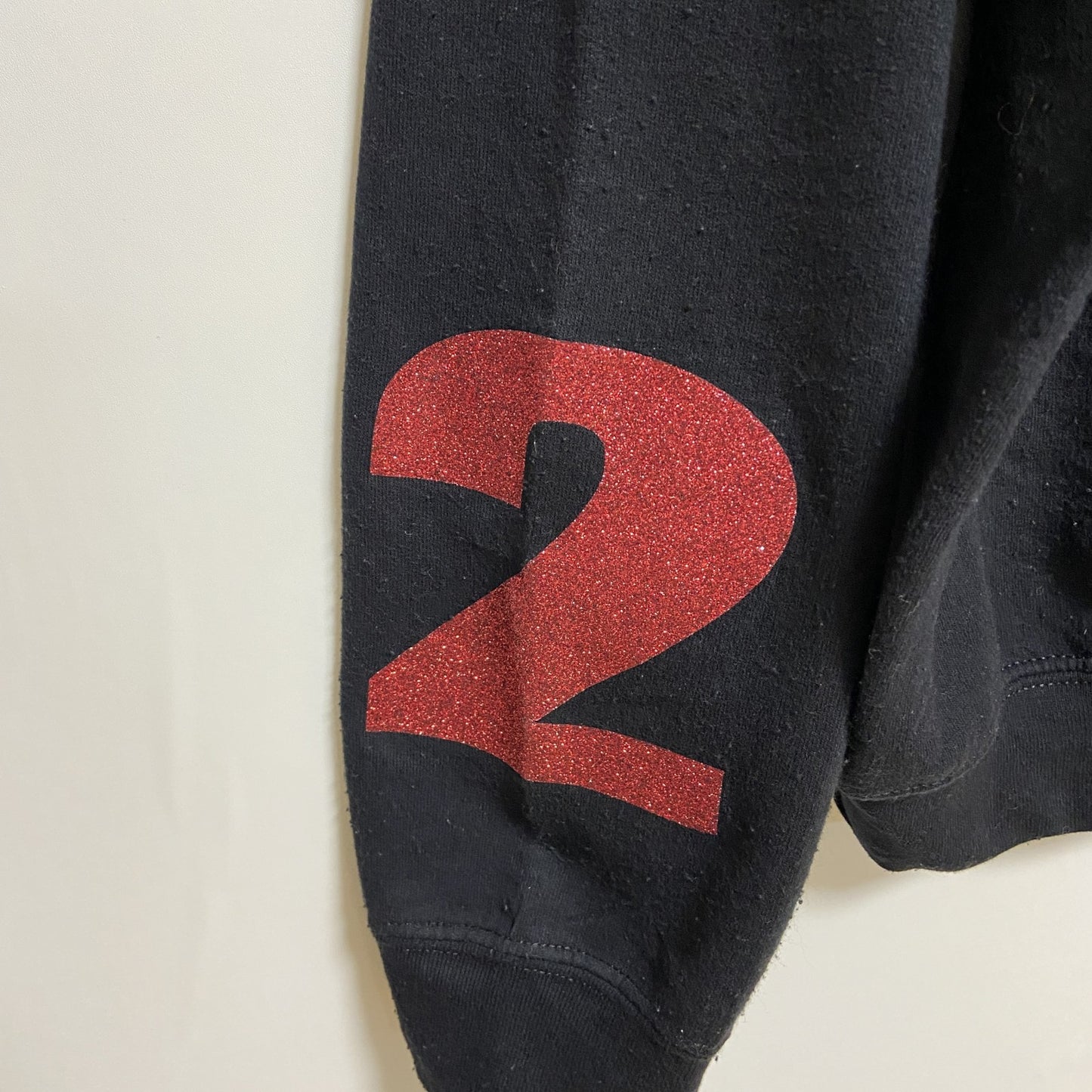 古着 used　GILDAN ギルダン　SENIOR　2024　長袖プリントスウェット　トレーナー　ラメ　黒　ブラック　Mサイズ
