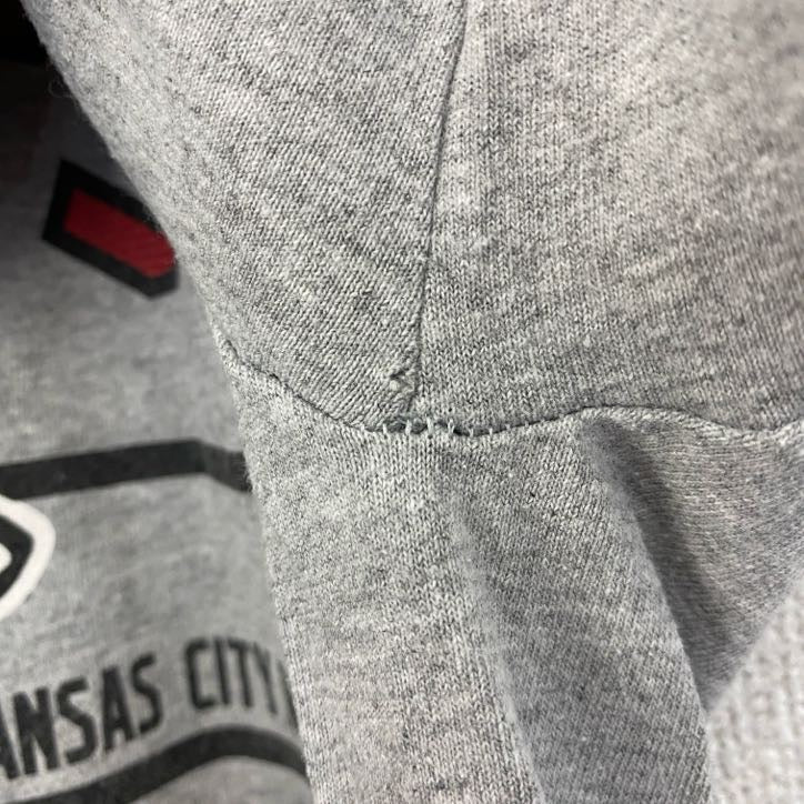 古着 used　TEAM APPAREL　半袖プリントTシャツ　NFL　アメフト　カンザスティー チーフス　 グレー　Mサイズ