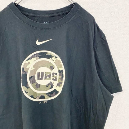 古着 used　NIKE　ナイキ　半袖ビッグプリントTシャツ　UBS　シカゴ カブス　スウッシュマーク　 黒　迷彩柄　XXLサイズ