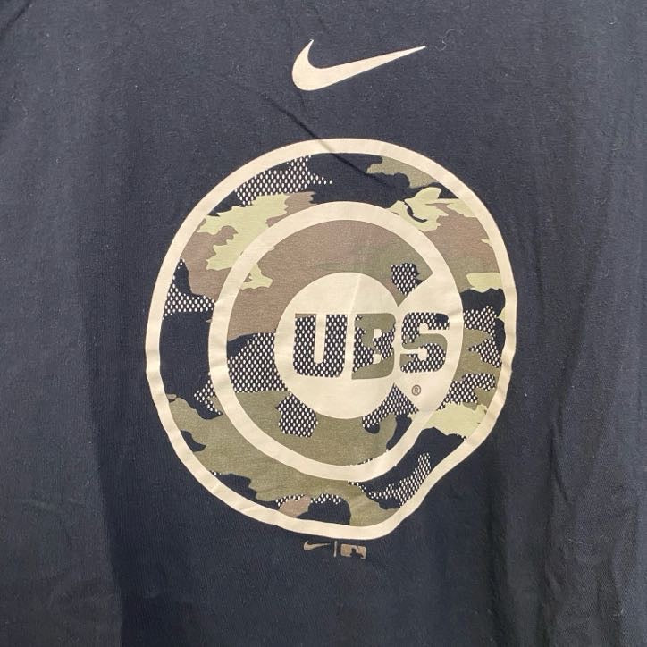 古着 used　NIKE　ナイキ　半袖ビッグプリントTシャツ　UBS　シカゴ カブス　スウッシュマーク　 黒　迷彩柄　XXLサイズ