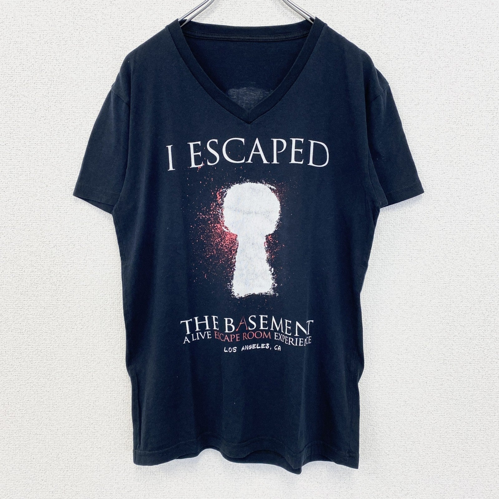 古着 used　ノーブランド　半袖プリントTシャツ　鍵穴　I ESCAPED　カジュアルデザイン　クルーネック　黒　Mサイズ