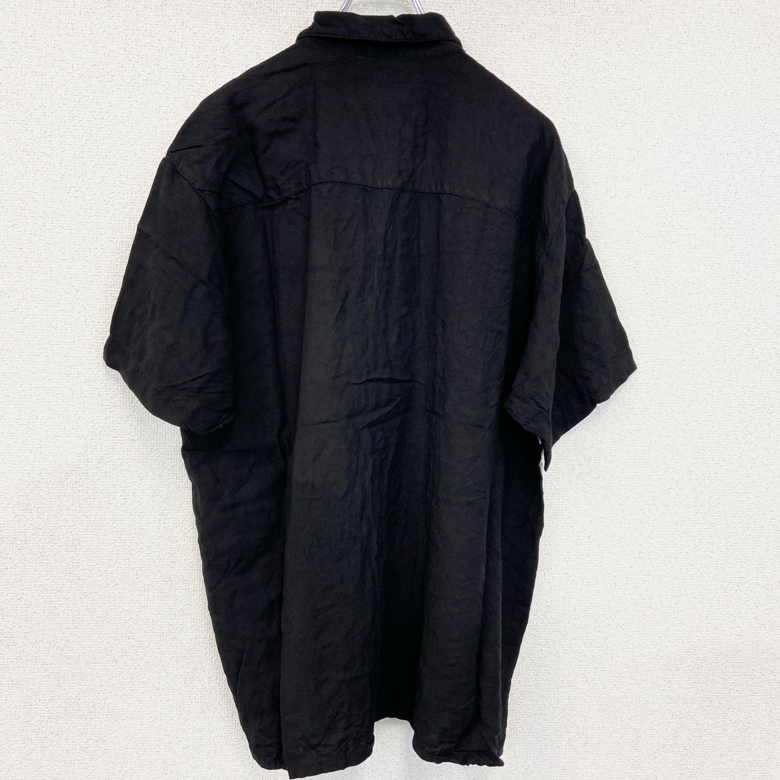 古着 used　半袖プリント柄シャツ　胸ポケット　レトロデザイン　カジュアル　幾何学模様　壁画　黒　ブラック　Lサイズ