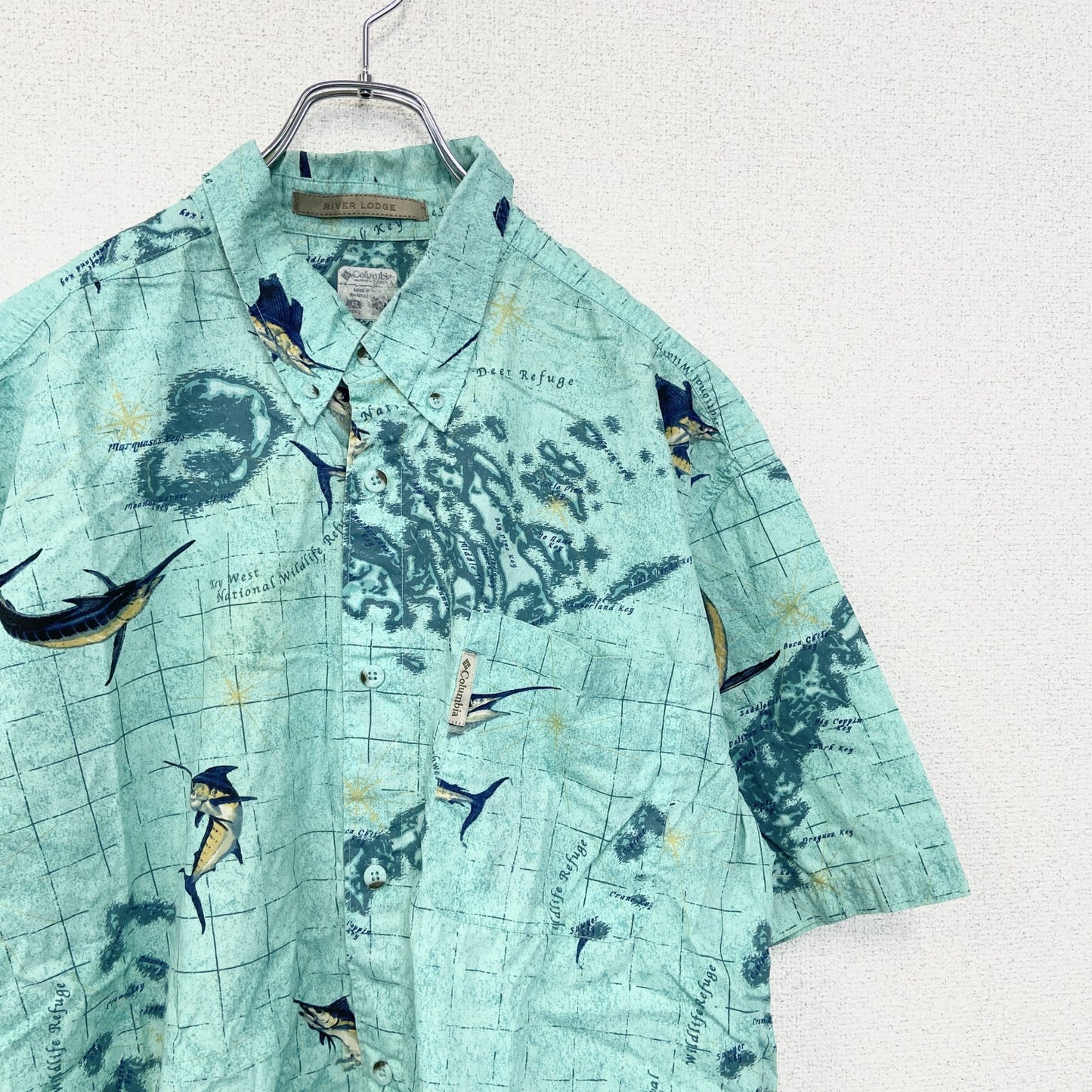 古着 used　Columbia　半袖プリント総柄シャツ　胸ポケット　レトロデザイン　フィッシング　魚　ライトブルー　XLサイズ