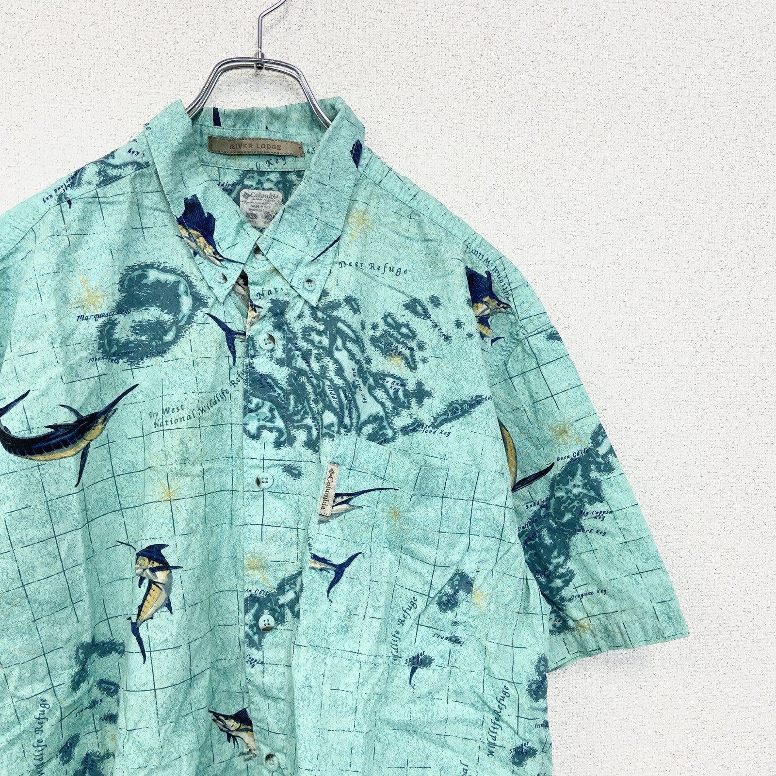 古着 used　Columbia　半袖プリント総柄シャツ　胸ポケット　レトロデザイン　フィッシング　魚　ライトブルー　XLサイズ