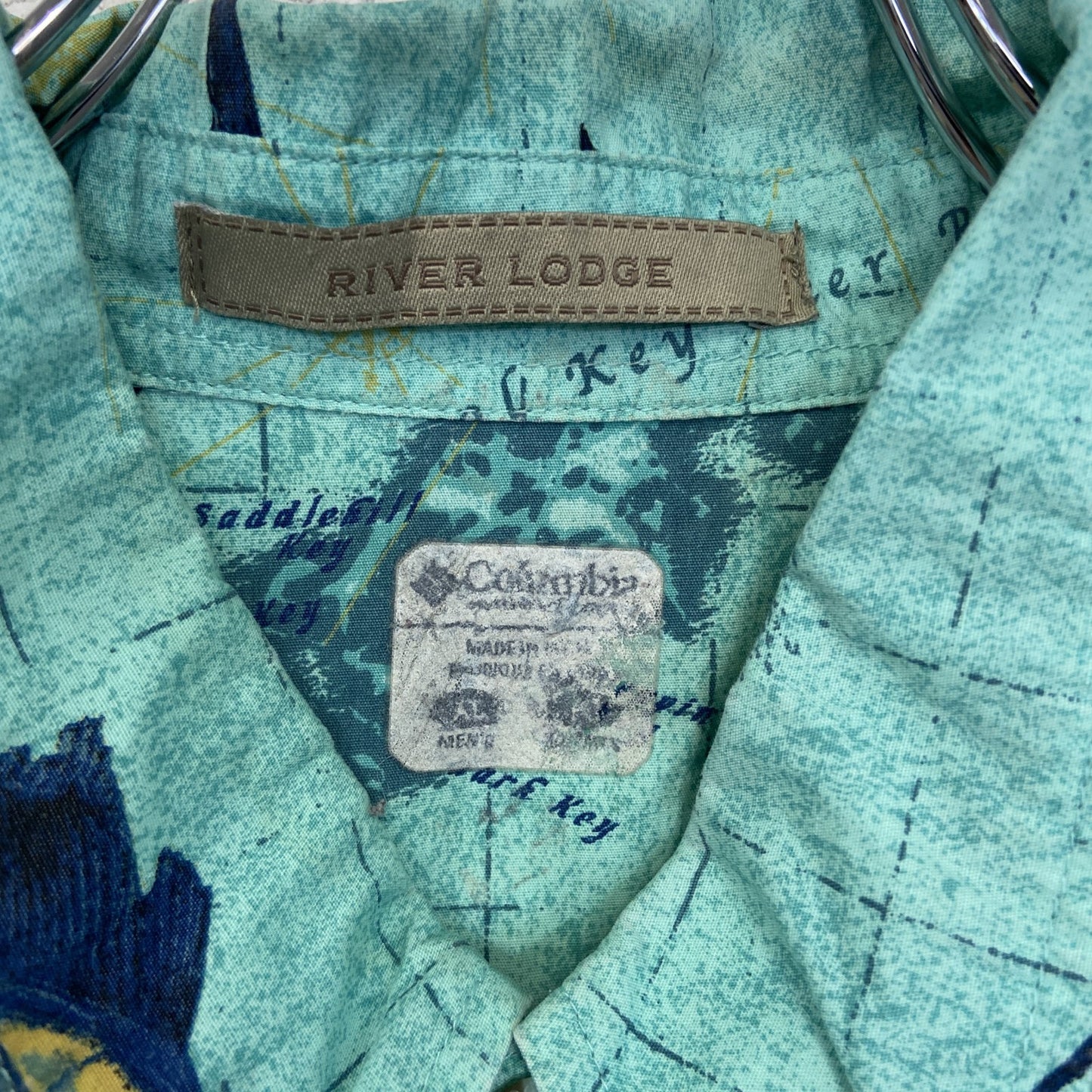 古着 used　Columbia　半袖プリント総柄シャツ　胸ポケット　レトロデザイン　フィッシング　魚　ライトブルー　XLサイズ