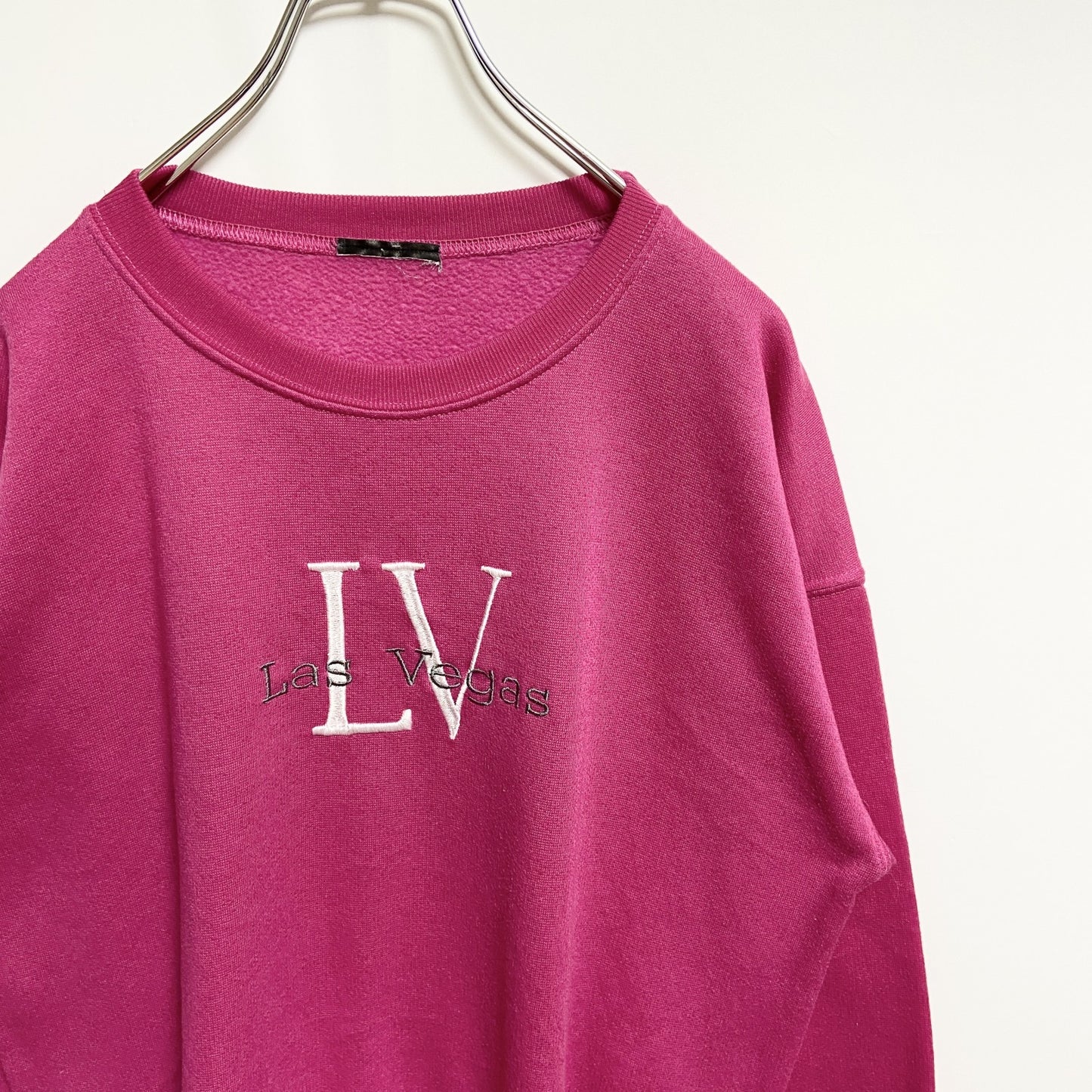 古着 used　Las Vegas ラスベガス　長袖刺繍スウェット　トレーナー　ピンク　クルーネック　レトロデザイン