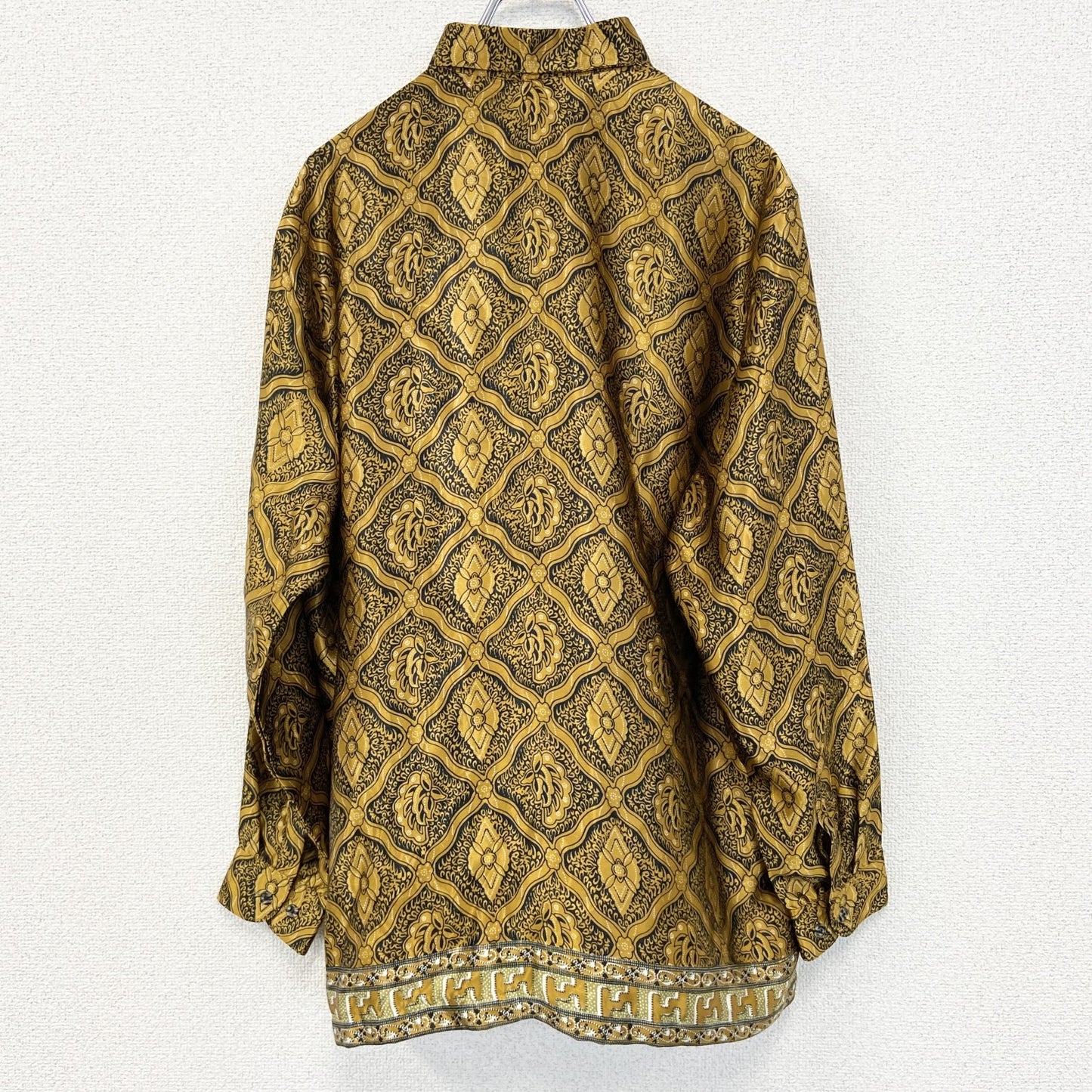 古着 used　Arjuna Weda　長袖プリント総柄シャツ　レトロデザイン　インドネシア製　光沢感　胸ポケット　Lサイズ　