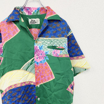 古着 used　Hilo Hattie　半袖プリント総柄シャツ　レトロデザイン　ハワイ　エスニック　襟付き　胸ポケット　Mサイズ　