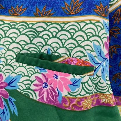 古着 used　Hilo Hattie　半袖プリント総柄シャツ　レトロデザイン　ハワイ　エスニック　襟付き　胸ポケット　Mサイズ　
