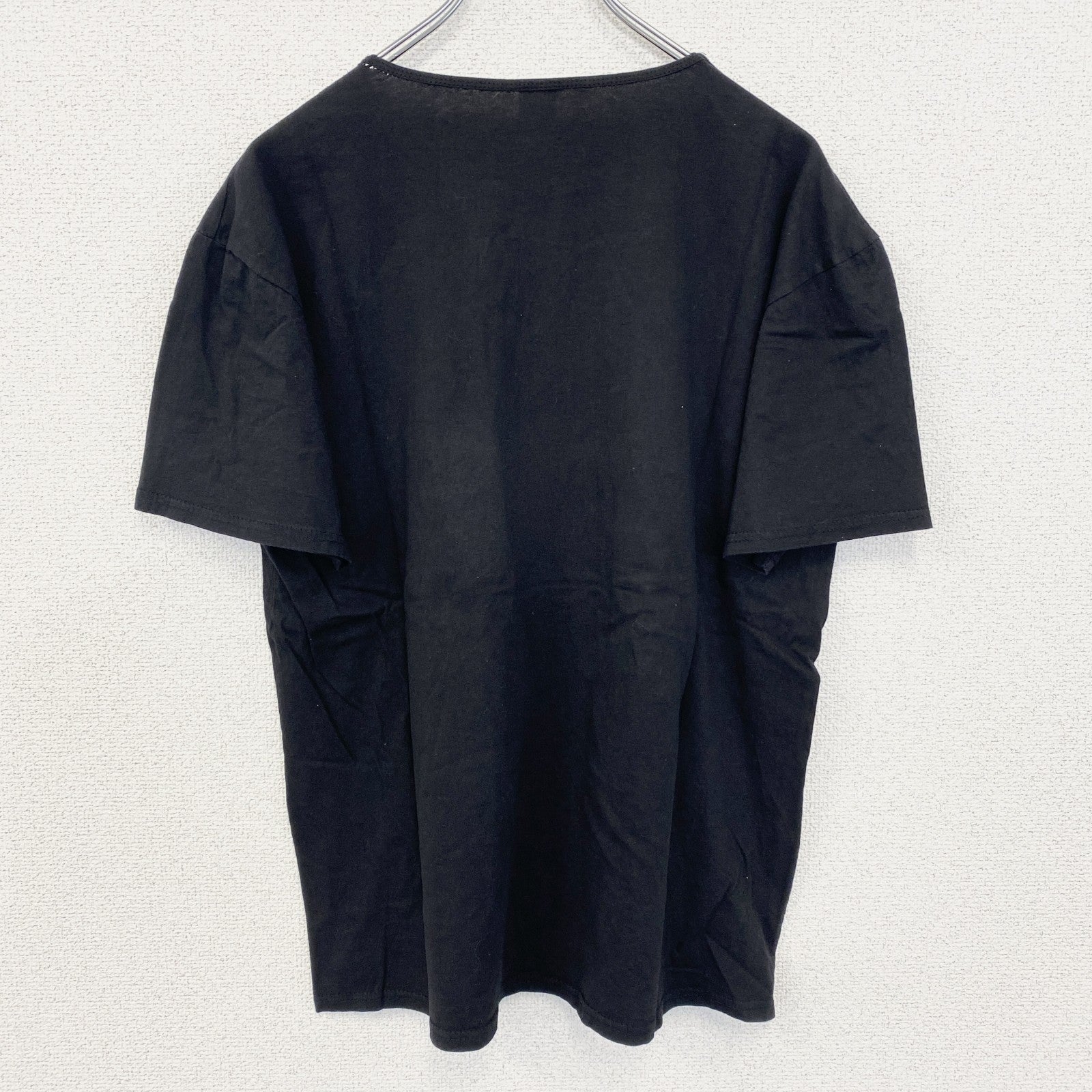 古着 used　ノーブランド　半袖個性的デザインTシャツ　人　スポーツカー　レトロ　クルーネック　黒　ブラック　春夏服　Lサイズ