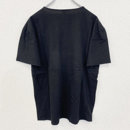 古着 used　ノーブランド　半袖個性的デザインTシャツ　人　スポーツカー　レトロ　クルーネック　黒　ブラック　春夏服　Lサイズ