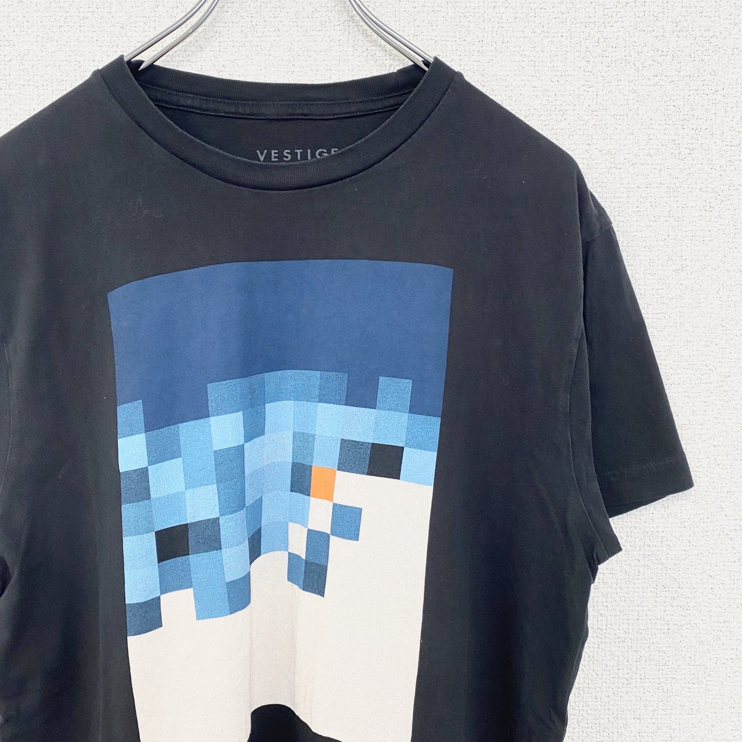 古着 used　VESTIGE　半袖プリントTシャツ　ブロックデザイン　カジュアル　モザイク　レトロ　クルーネック　黒　Mサイズ