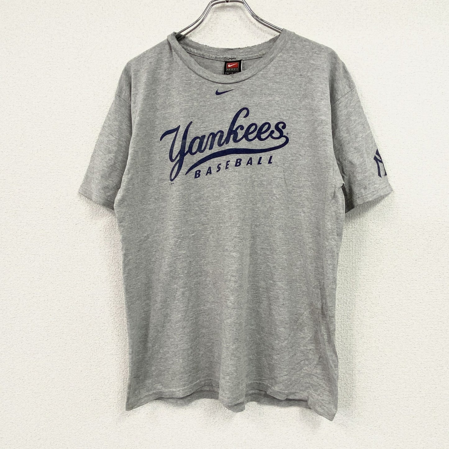 NIKE　ナイキ　半袖プリントTシャツ　ニューヨークヤンキース　灰色　グレー　Mサイズ