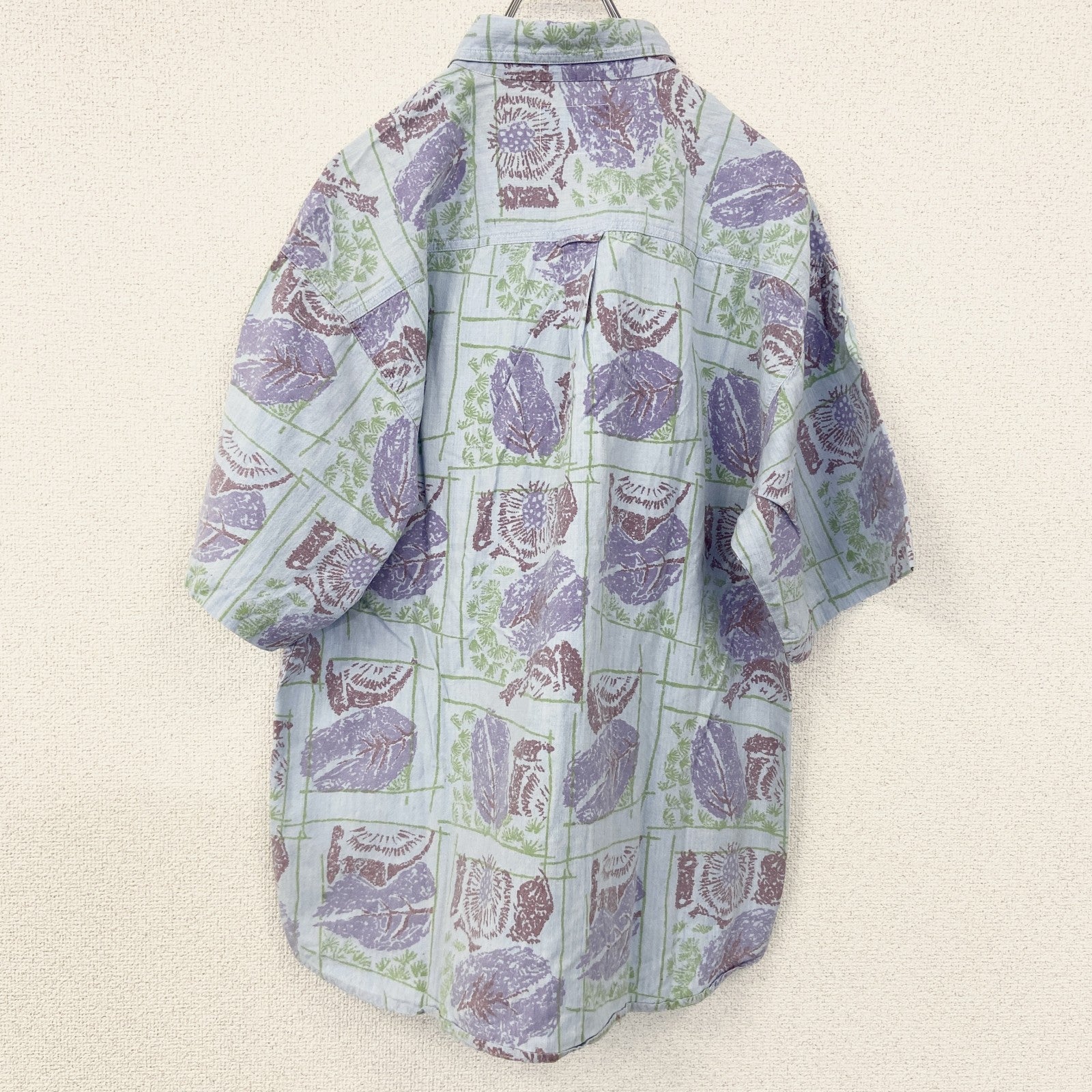 古着 used　半袖プリント総柄シャツ　レトロデザイン　アロハ　葉っぱ　草　リーフ　胸ポケット　植物　水色　ブルー　Mサイズ