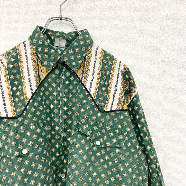 古着 used　長袖プリント総柄シャツ　レトロデザイン　胸ポケット　ウエスタン　カントリー　緑　グリーン　イエロー