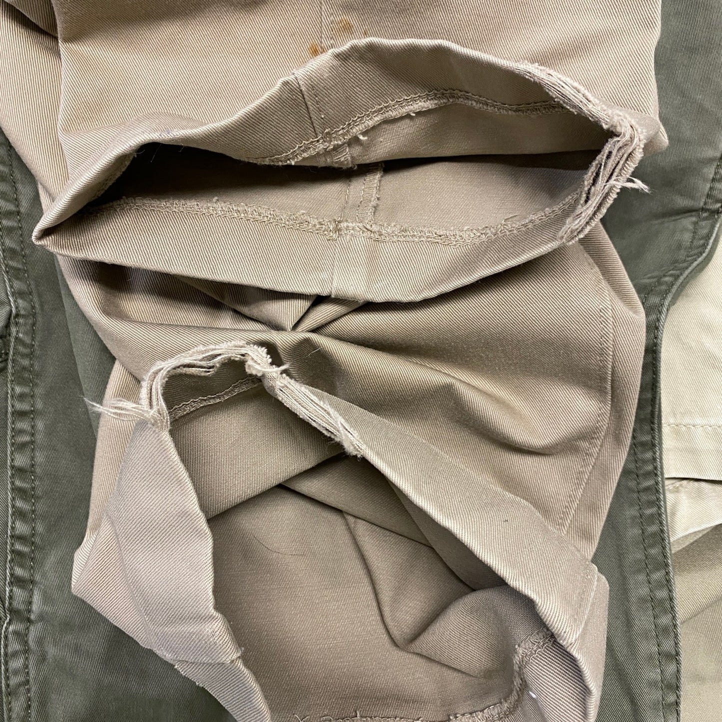 00s　Eddie Bauer　エディーバウアー　KHAKIS　チノパンツ　ツータック　ヴィンテージ　ベージュ　W30サイズ