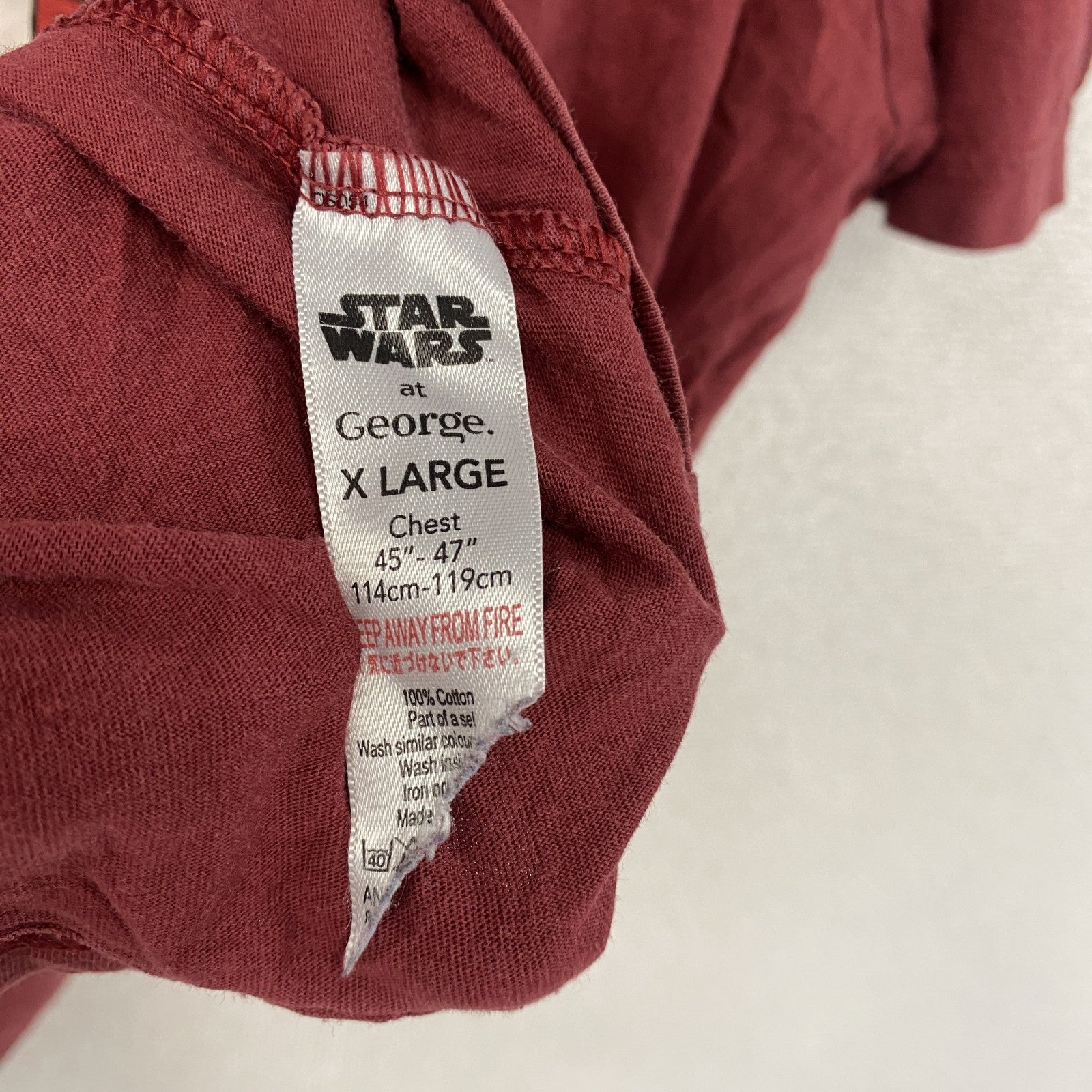 STAR WARS　スターウォーズ　Disney　ディズニー　半袖プリントムービーTシャツ　赤　レッド　XLサイズ