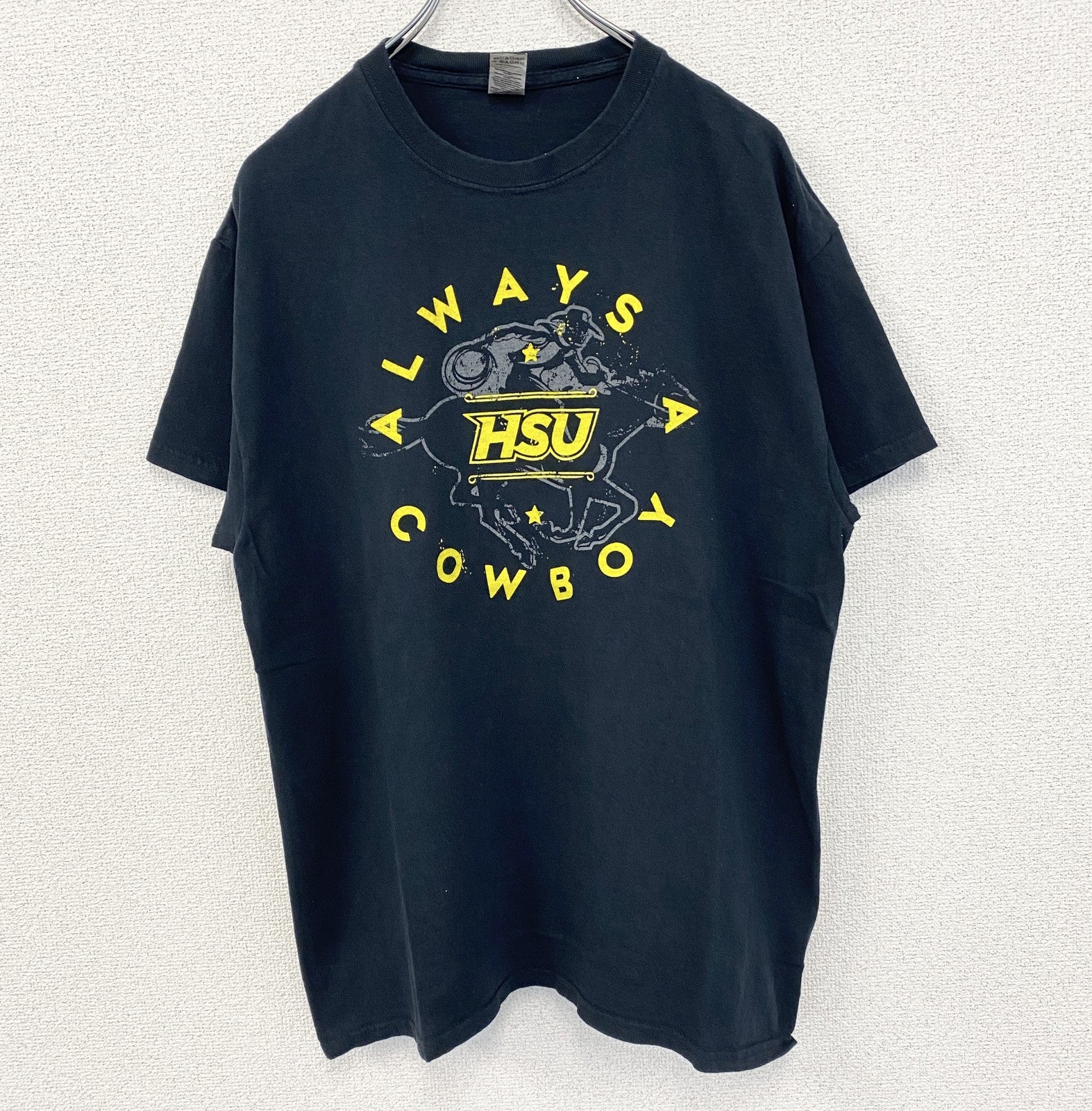 古着 used　GILDAN ギルダン　半袖プリントTシャツ　カウボーイ　馬　クルーネック　春夏服　レトロ　黒　ブラック　Lサイズ