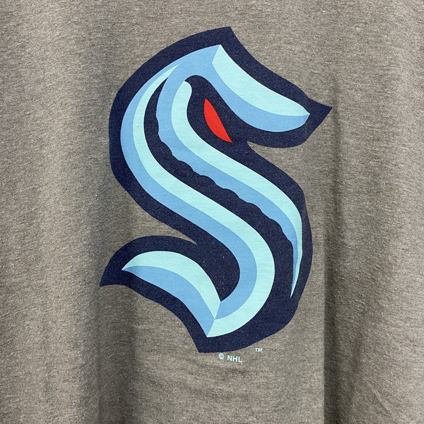 古着 used　champion チャンピオン　半袖チームロゴプリントTシャツ　NHL　シアトルクラーケン　グレー　Mサイズ