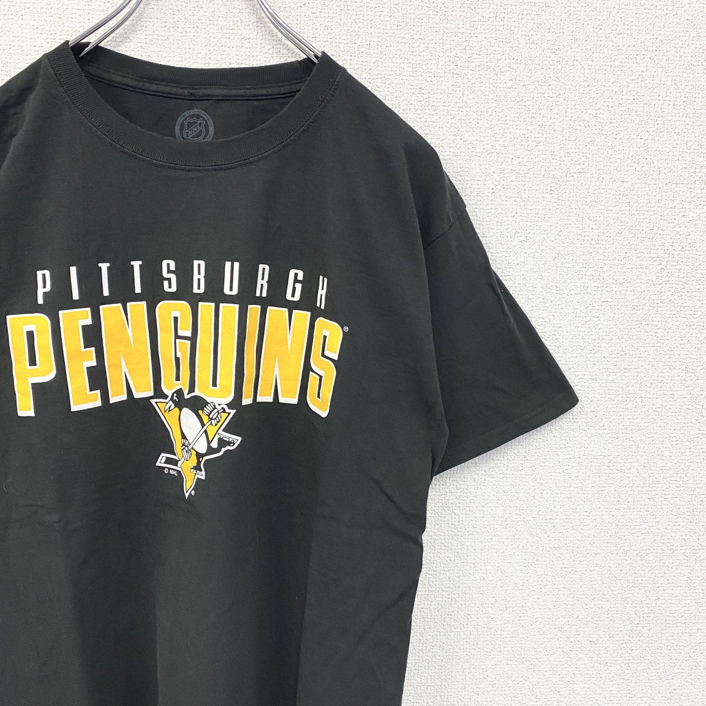 古着 used　半袖プリントTシャツ　NHL　ピッツバーグ・ペンギンズ　チームロゴ　ホッケー　レトロ　ブラック　黒　Mサイズ