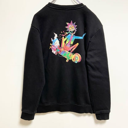 古着 used　H&M　長袖キャラクタープリントスウェット　トレーナー　Rick and Morty　バックプリント　黒　Sサイズ