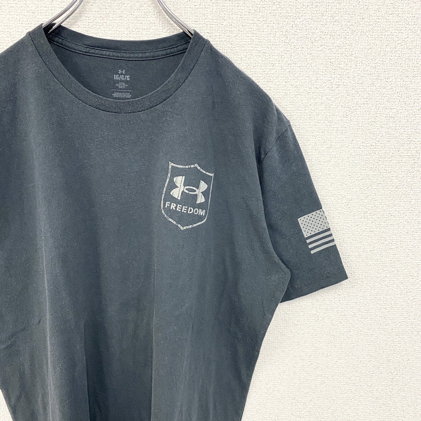 古着 used　UNDER ARMOUR アンダーアーマー　半袖ワンポイントTシャツ　バックプリント　黒　ブラック　Lサイズ　