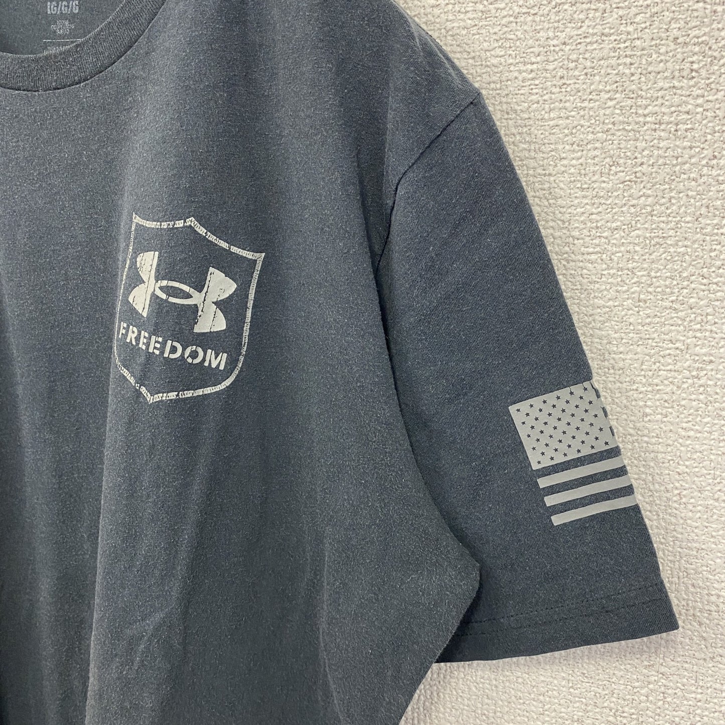 古着 used　UNDER ARMOUR アンダーアーマー　半袖ワンポイントTシャツ　バックプリント　黒　ブラック　Lサイズ　