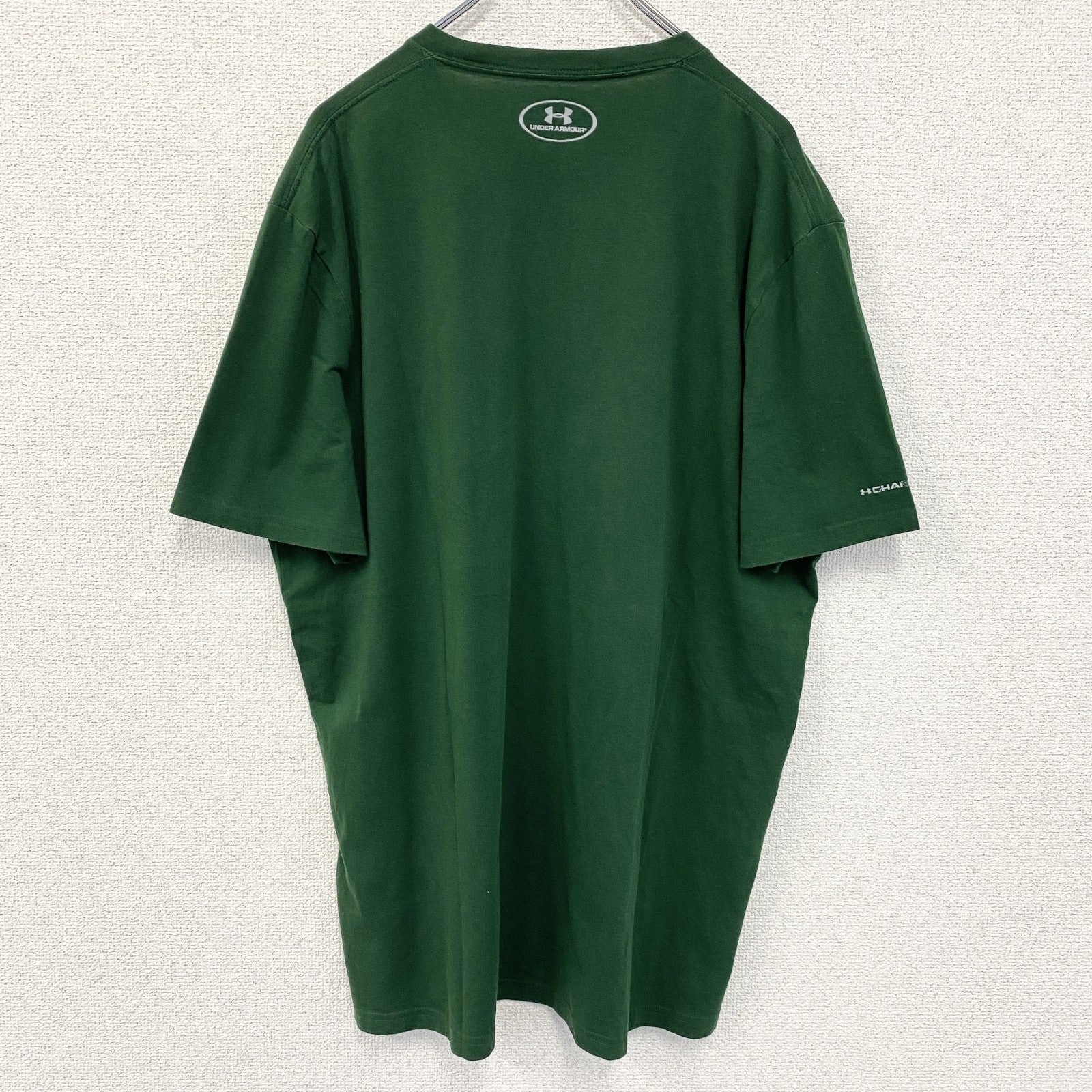 古着 used　UNDER ARMOUR アンダーアーマー　半袖プリントTシャツ　NCAA　アメフト　クルーネック　緑　Lサイズ