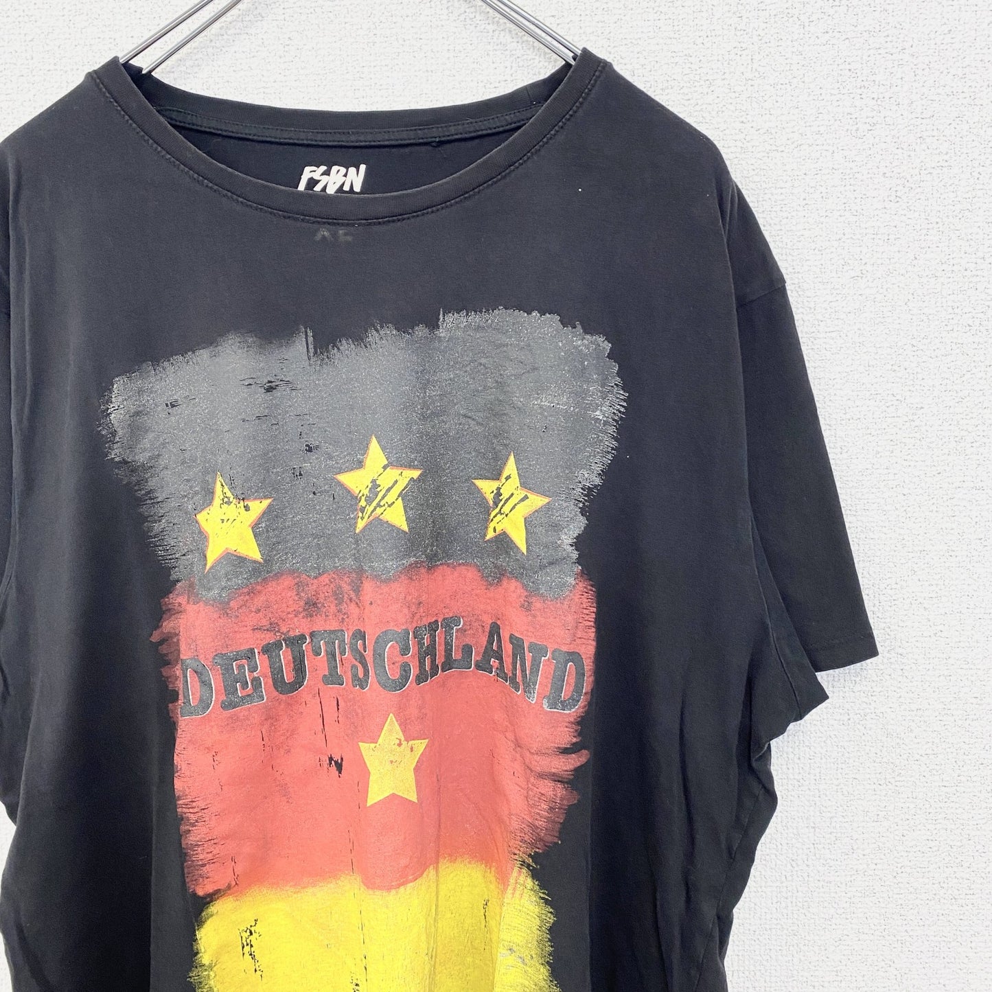 古着 used　FSBN　半袖ダメージビッグプリントTシャツ　スター　星　クルーネック　春夏服　黒　カジュアルデザイン　XLサイズ