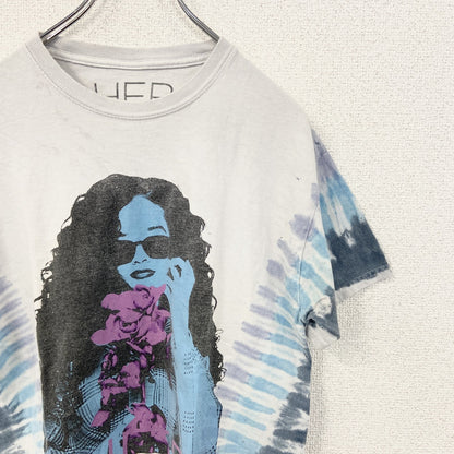 古着 used　H.E.R.　ハー　半袖アーティストプリントTシャツ　カジュアルデザイン　クルーネック　白　レトロ　Sサイズ