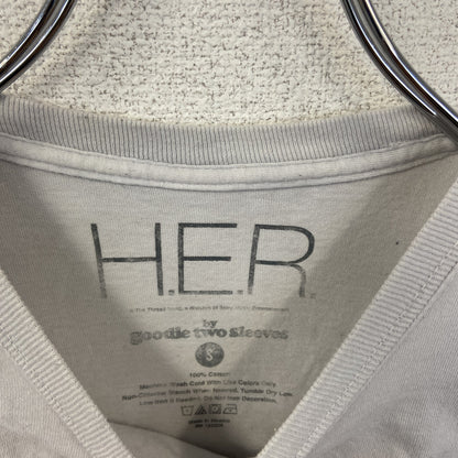 古着 used　H.E.R.　ハー　半袖アーティストプリントTシャツ　カジュアルデザイン　クルーネック　白　レトロ　Sサイズ