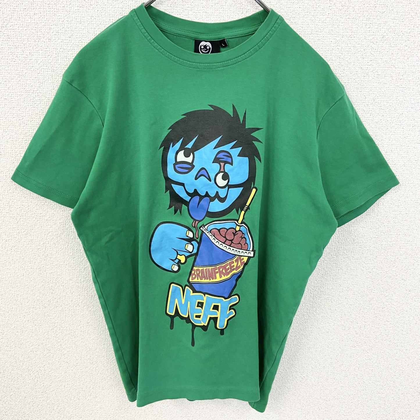 古着 used　NEFF 半袖イラストTシャツ　緑　グリーン　キャラクタープリント　ストリート　モンスター　個性的　Lサイズ