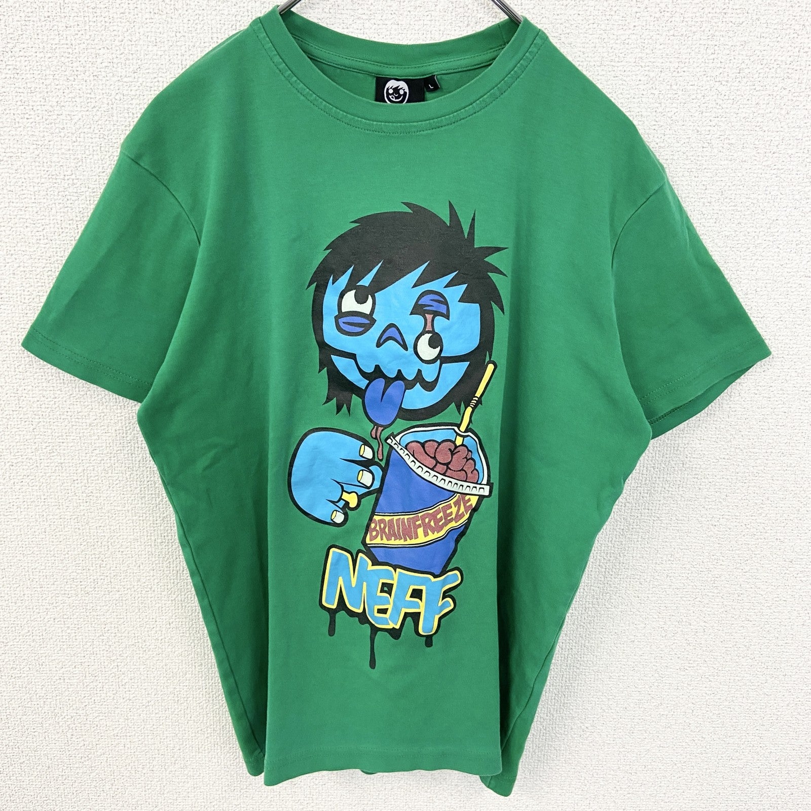 古着 used　NEFF 半袖イラストTシャツ　緑　グリーン　キャラクタープリント　ストリート　モンスター　個性的　Lサイズ