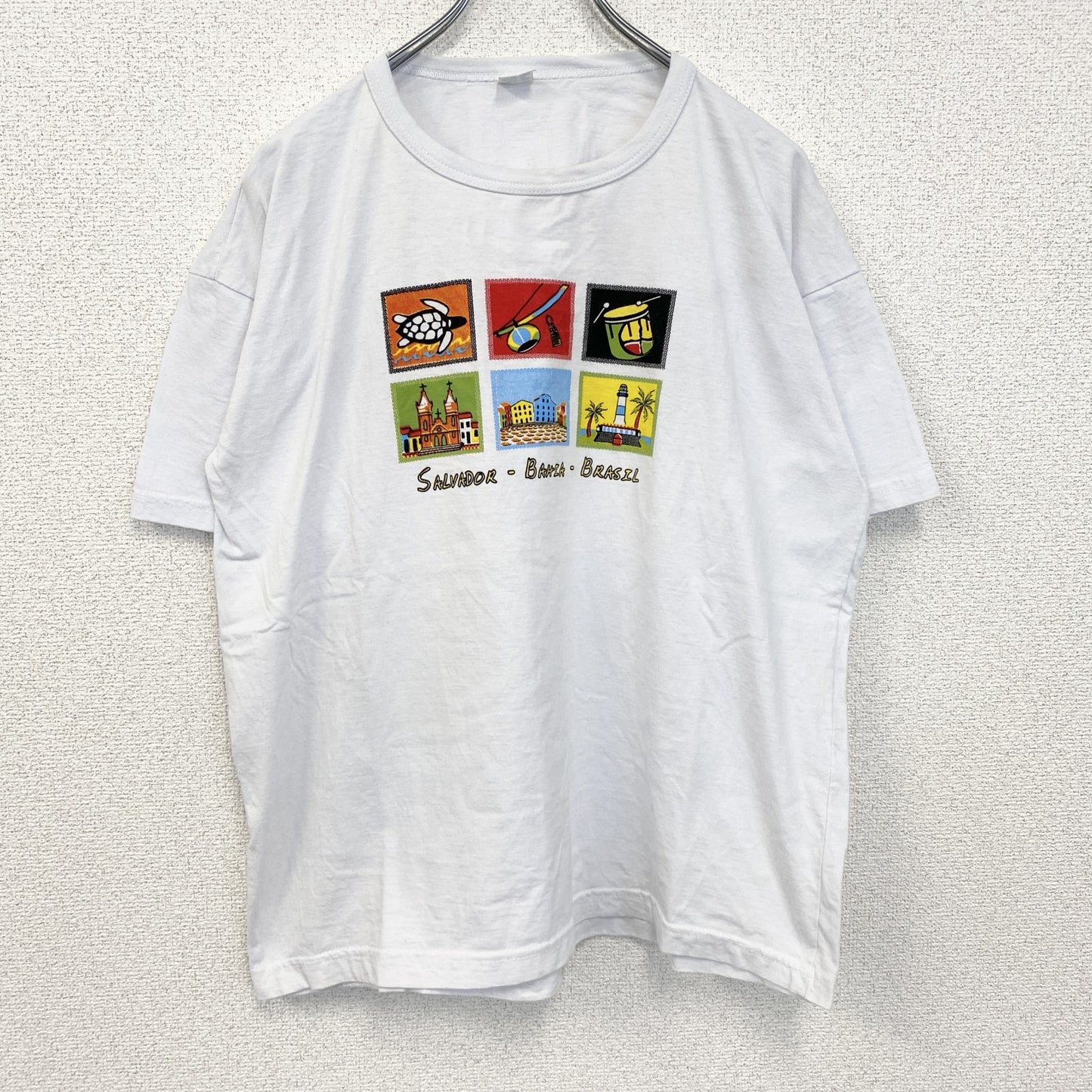 半袖プリントイラストTシャツ　ブラジル　亀　ヤシの木　太鼓　白　ホワイト　Mサイズ