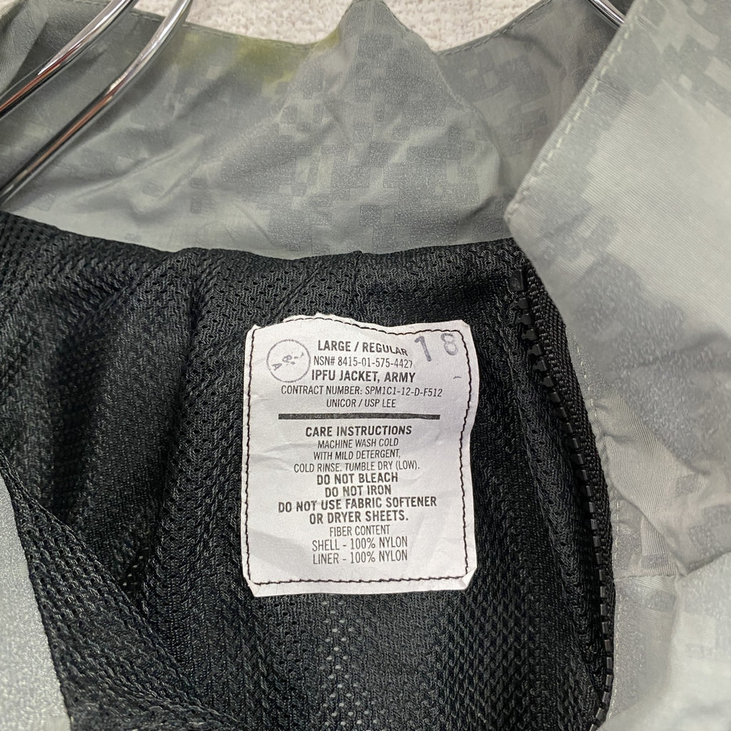 米軍　U.S.ARMY　トレーニングジャケット　ナイロンジャケット　ヴィンテージ　デジカモ　灰色　グレー　Lサイズ