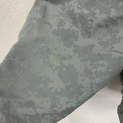 米軍　U.S.ARMY　トレーニングジャケット　ナイロンジャケット　ヴィンテージ　デジカモ　灰色　グレー　Lサイズ