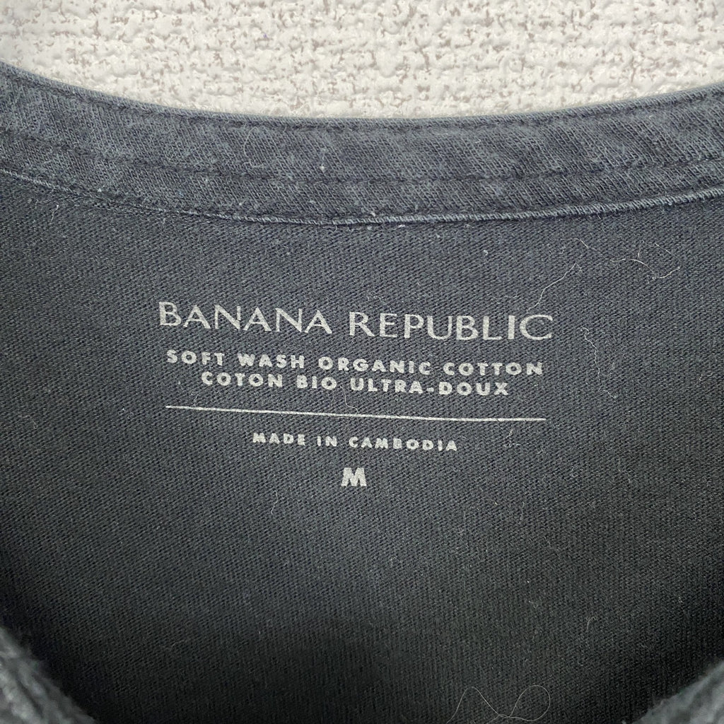 古着 used　BANANA REPUBLIC　半袖無地Tシャツ　ノームコア　シンプル　ヘンリーネック　黒色　レトロ　Mサイズ